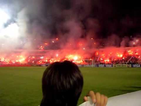 "UMA DAS HORAS MAIS EMOCIONANTES.....INCRÃVEL ESSA TORCIDA, SIMPLESMENTE INCRÃVEL" Barra: Guarda Popular • Club: Internacional • País: Brasil