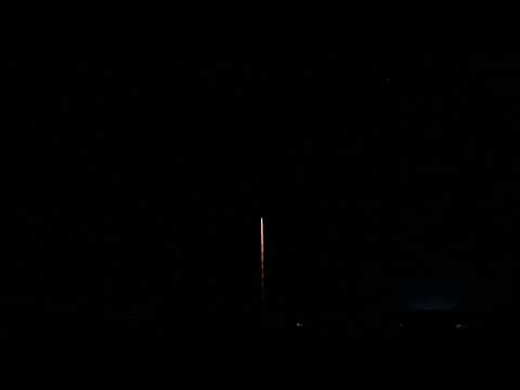 20mm Green Glittering Willow Comet Tail (448.7834)