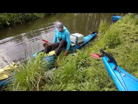 Wie steigt man aus einem Kajak ohne zu kentern.