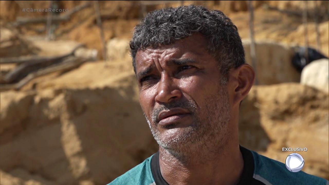 Garimpeiros mostram detalhes de como extraem o ouro da terra