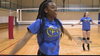 St. Louis&#39; Kennedy Holmes adjusting to life after The Voice