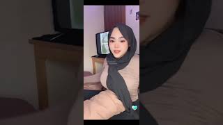 Download lagu BIGO LIVE ! TANTE HIJAB GOYANG EBOT BARENG BANTAL mp3