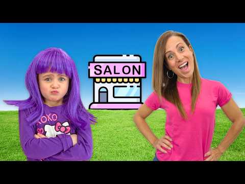 DeeDee Tries to Help Gabriella With Her Hair