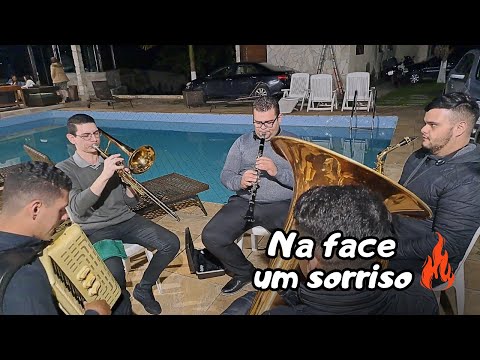 TOCATA NA FACE UM SORRISO