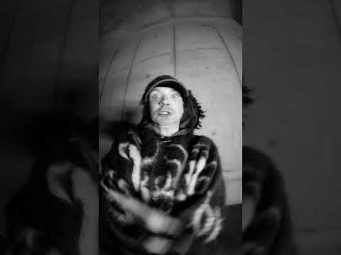 Maz Univerze - You put butterflies in my stomach, I think I'm gonna vomit (Vertical Music Video)