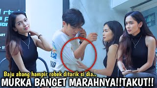 Download lagu PRANK SHOLAWAT & NGAJI❗️CEWEK INI LAGI SENSI,ABANG SAMPE DIJAMBAK DAN DI TARIK BAJUNYA❗️ mp3 Download lagu PRANK SHOLAWAT & NGAJI❗️CEWEK INI LAGI SENSI,ABANG SAMPE DIJAMBAK DAN DI TARIK BAJUNYA❗️ mp3