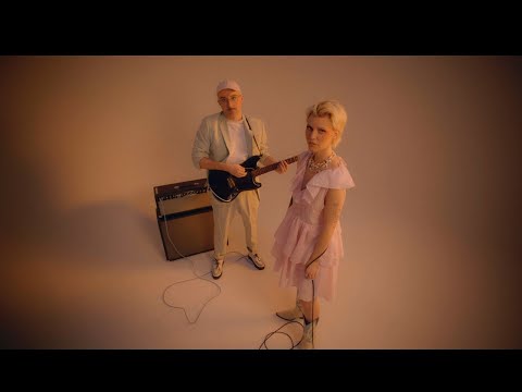 TRÄNEN - Mitten ins Gesicht (Official Video)