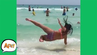 videos de risa por el mar al sol