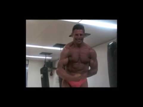 Mr. peak prepares his posing routine with Robby Robinson for Las Vegas world championship