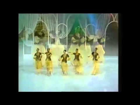 Coreografía de Mahmoud Reda - Gharib el dar - (يا غريب الدار (1979
