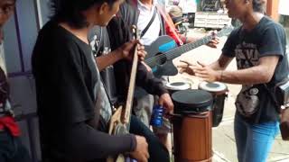 Download lagu Pengamen jalanan kota malang(4) mp3