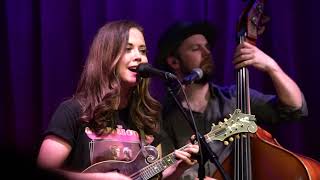 Sierra Hull - "The In-Between" [LIVE at The Hotel Cafe]