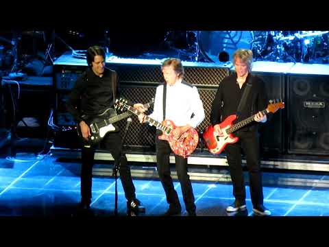 Paul McCartney - Let Me Roll It (London 2018)