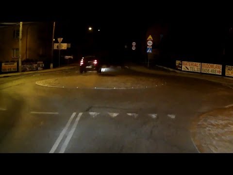Na rondzie jedź prosto...