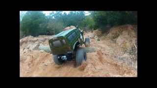preview picture of video 'JMPV and MonsterEnergy73 in ceramica rock crawlers track'