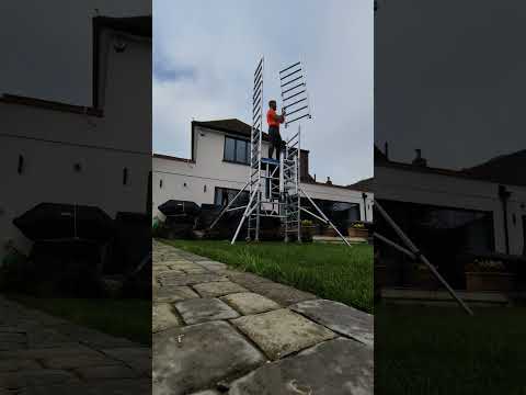 Mi tower erection. #scaffolding #tower #cleaning #roof