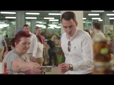 Nosilac liste Doc. Dr Ivan Vuković u pojesti zelenoj pijaci Gintaš