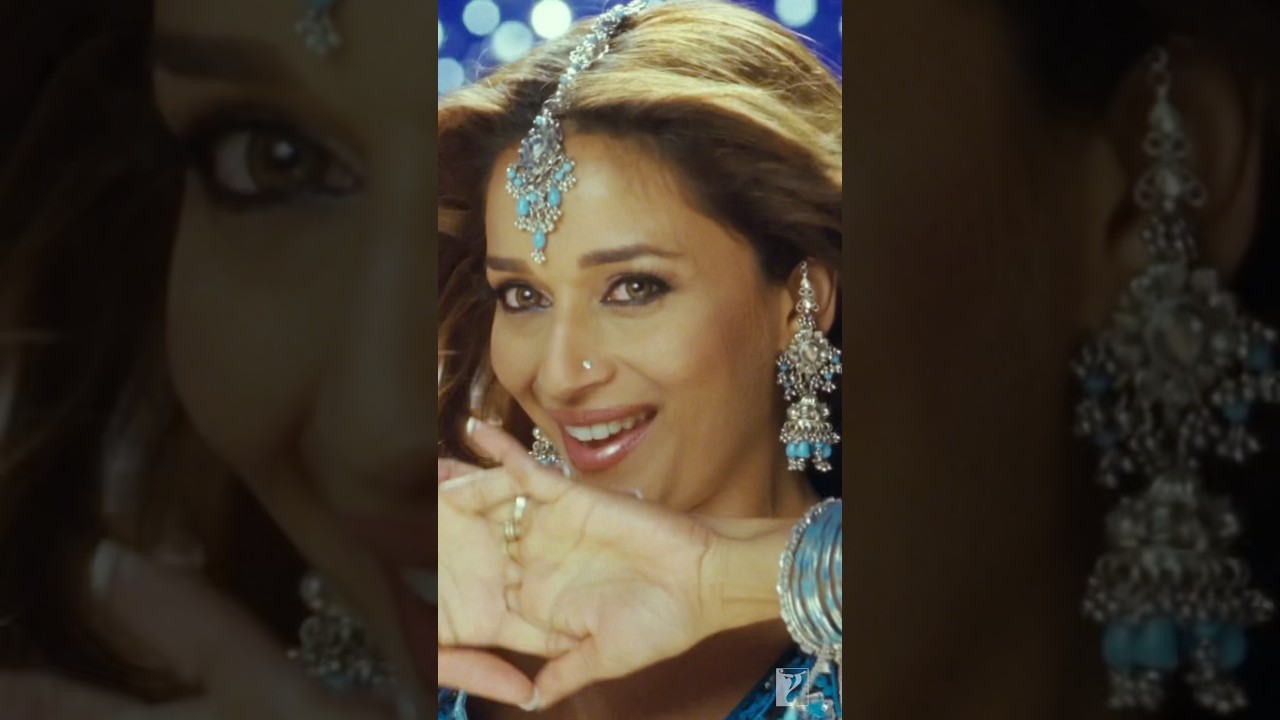 Effortless 😍 | #AajaNachle | #MadhuriDixit | #DanceSong | #Dance