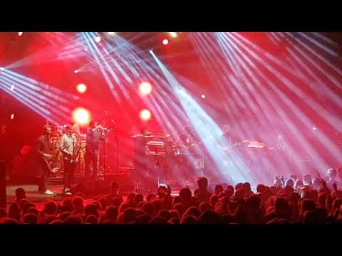 Snarky Puppy ft Jacob Collier 'Lingus'