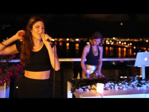 Ella & Emi - Bad Man (Live)