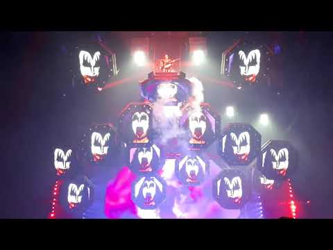 Grand Rapids Michigan Van Andel Arena 09/03/19 KISS God of Thunder - Gene Simmos Solo