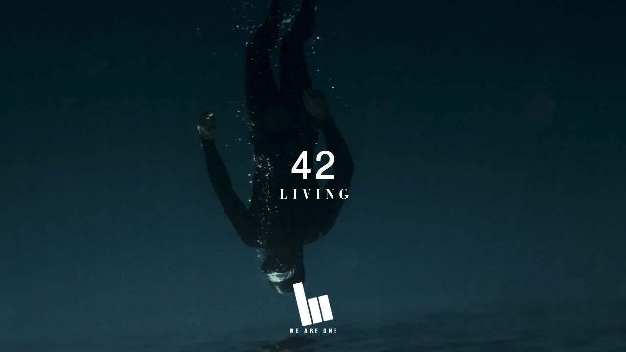 LIVING - 42 (Video Letra)