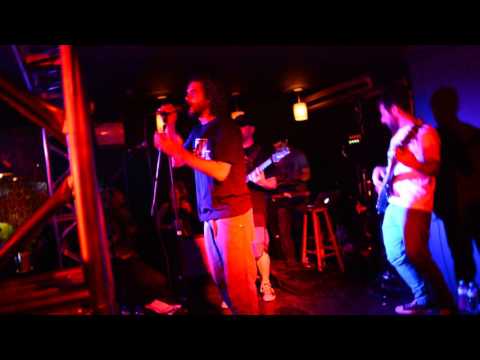 CANAMARÉ ao vivo no BateMacumba 2