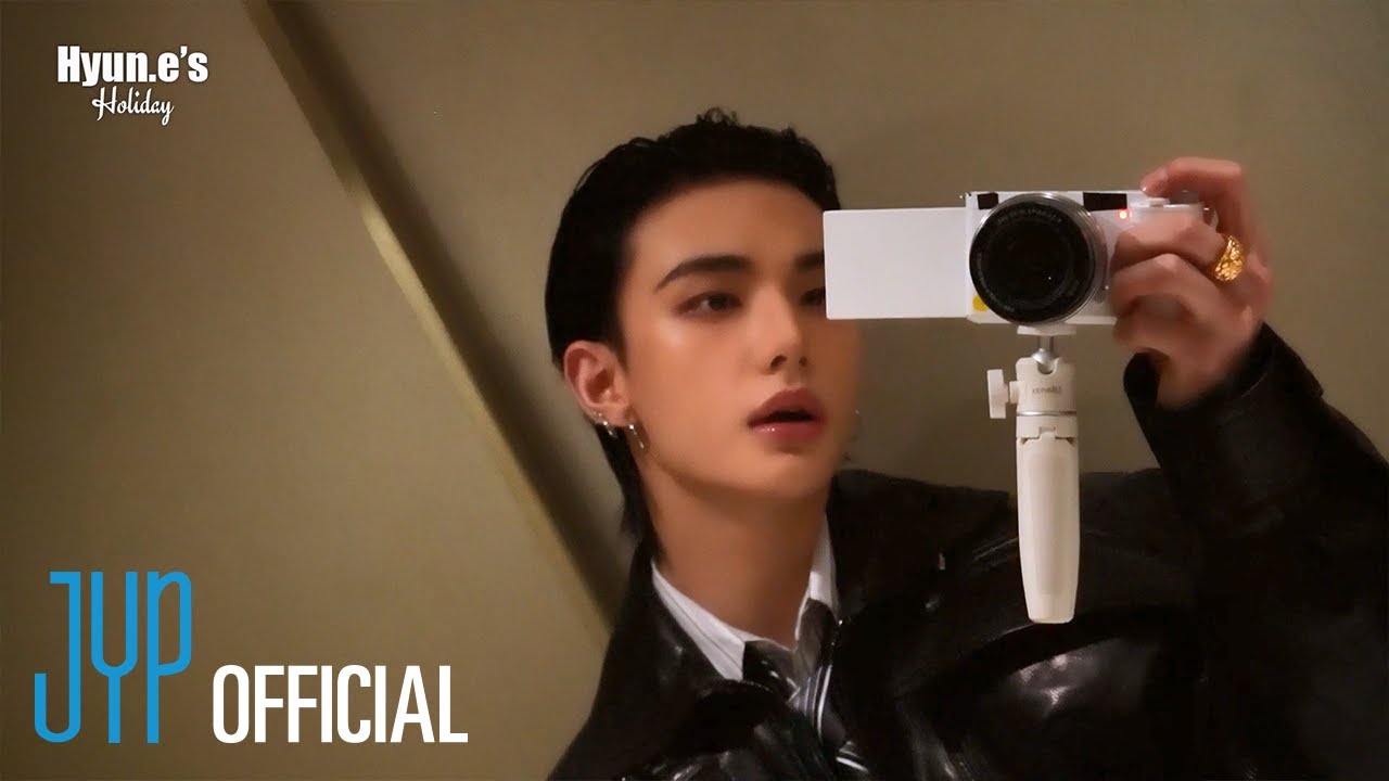 [SKZ VLOG] Hyunjin : Hyun.e's Holiday 11
