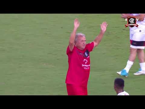 Gol do Zico com passe do Arrascaeta no Jogo das Estrelas
