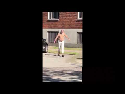 Albert Dyrlund er skør