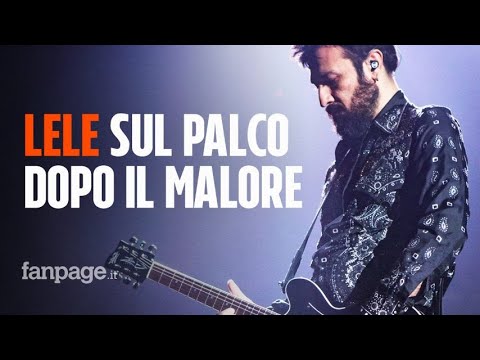 Negramaro: Lele Spedicato sul palco dopo il malore, la gioia del gruppo