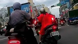 鬼切紅衣阿婆：整條道路都是我的伸展台