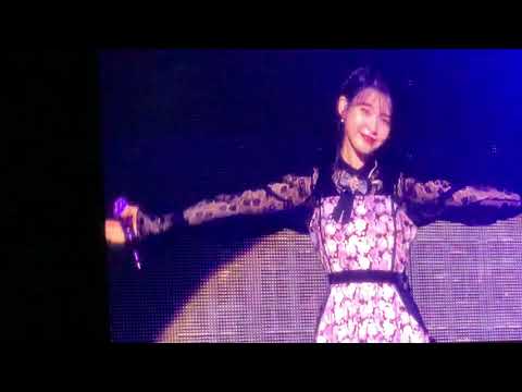 You&I - IU (LovePoem tour concert in Singapore day2) encore