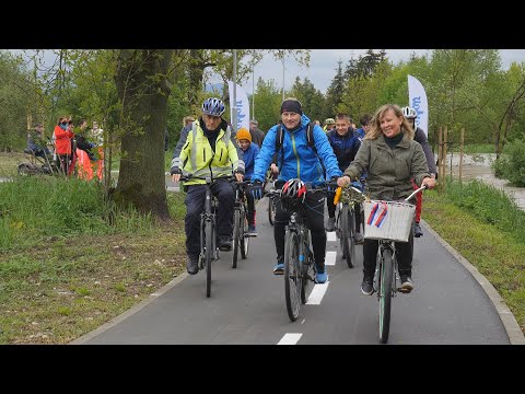 2,8-kilometrový úsek cyklotrasy medzi Martinom a Vrútkami bol včera otvorený