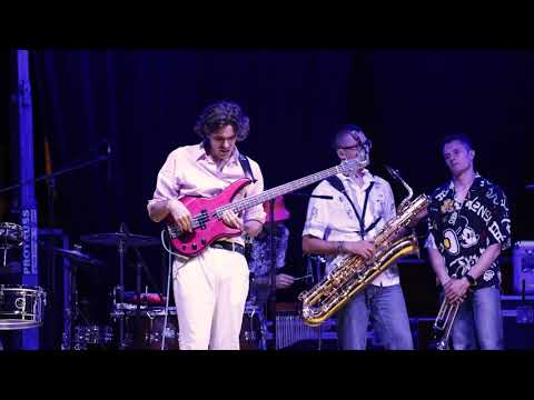 Extra Sauce - By The Stars (Live at Fara Music Electronic Nights)