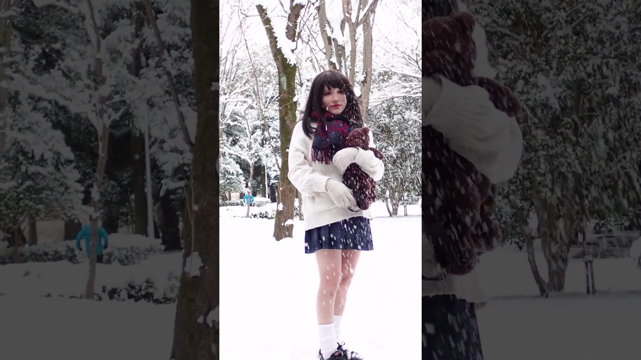 雪と戯れるフィーメイルマスク女子高生～♪　 #cosplay #コスプレ #コスプレイヤー #linglong #femalemask #雪遊び