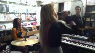 Austra - FORGIVE ME live HD