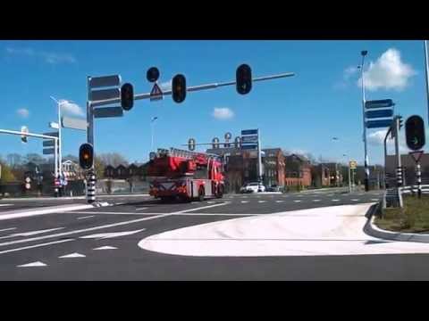 Brandweer Wormerveer 8051 en 0290 uitrukken naar brand in bedrijf