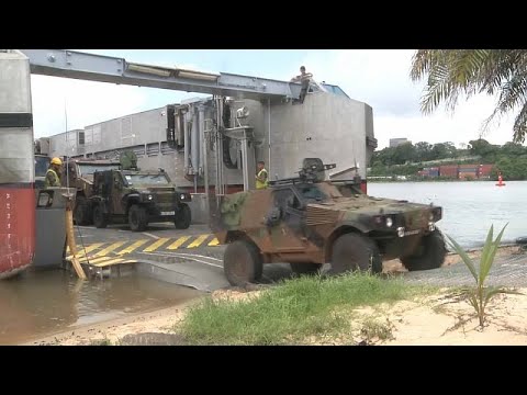 Le navire de guerre français Le Tonnere arrive en Côte d'Ivoire