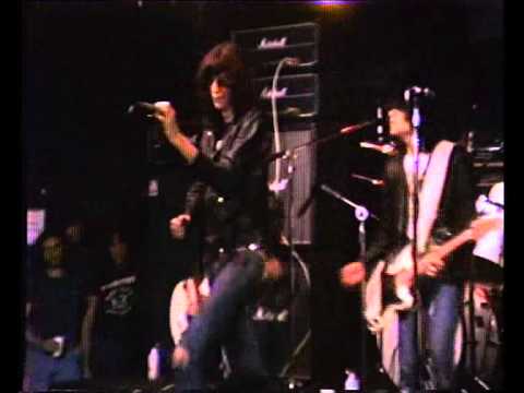 Sheena Is A Punk Rocker - The Ramones - Live CBGB 1977