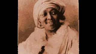 Lucille Bogan was a singer who began her career recording vaudeville songs in 1923, but by 1930 she had transitioned herself into a blues singer whose lyrics focused on then-risqué themes like sex, prostitution, drinking, adultery, and lesbianism.In March 1935, Lucille (along with her long-time collaborator, pianist Walter Roland) recorded one of her final and best-known songs, the infamous “Shave ‘Em Dry.”Next time someone complains about the overtly sexual lyrics in today’s music — just send them this little ditty: