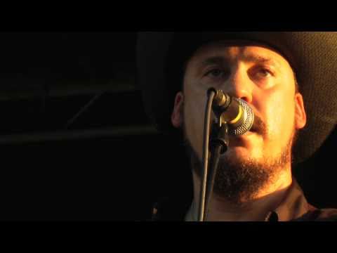 Jesse Dayton - Lately i've Let Things Slide (Nick Lowe) - LIve from Luckenbach