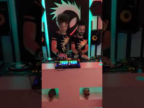 Ravers On Dope - Hardcore Vibes (Alien Cut Remix)