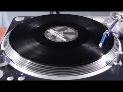 Tiësto feat. BT – Love Comes Again (B1 Mark Norman Remix) (2004)