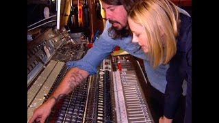 Video thumbnail for FOO FIGHTERS - Studio Tour by 60 Minutes Australia
