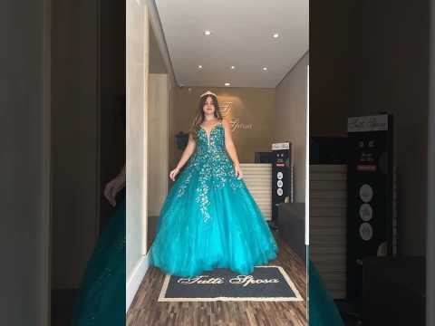 Modelos incríveis na linha debutante você encontra na Tutti Sposa #vestidosdefesta #15anos