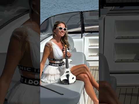 KATHARINA PUSTKA  “ALIVE” #lunedevenus #music #jeandeversailles #electro2025 #popmusic #dj#dance