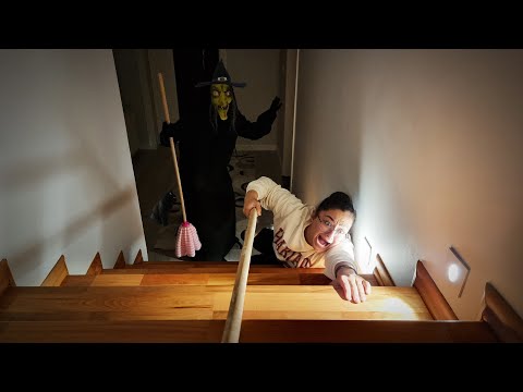 DUVARDAKİ HALLOWEEN CADISI CANLANDI ! PORTREDEN DIŞARI FIRLADI !