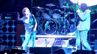 Pearl Jam - Hunger Strike with Chris Cornell - Universal City (October 6, 2009)