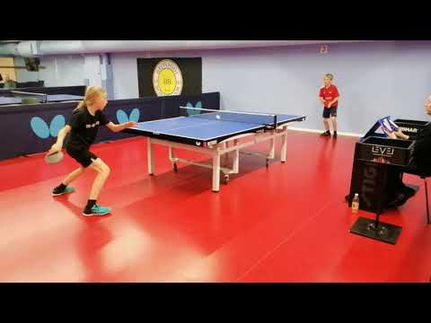 DRENGELIGA (P2), 9. SINGLE, Hubert (VIRUM-SORGENFRI) vs. Walter (CPH - HVIDOVRE) _ 1. sæt
